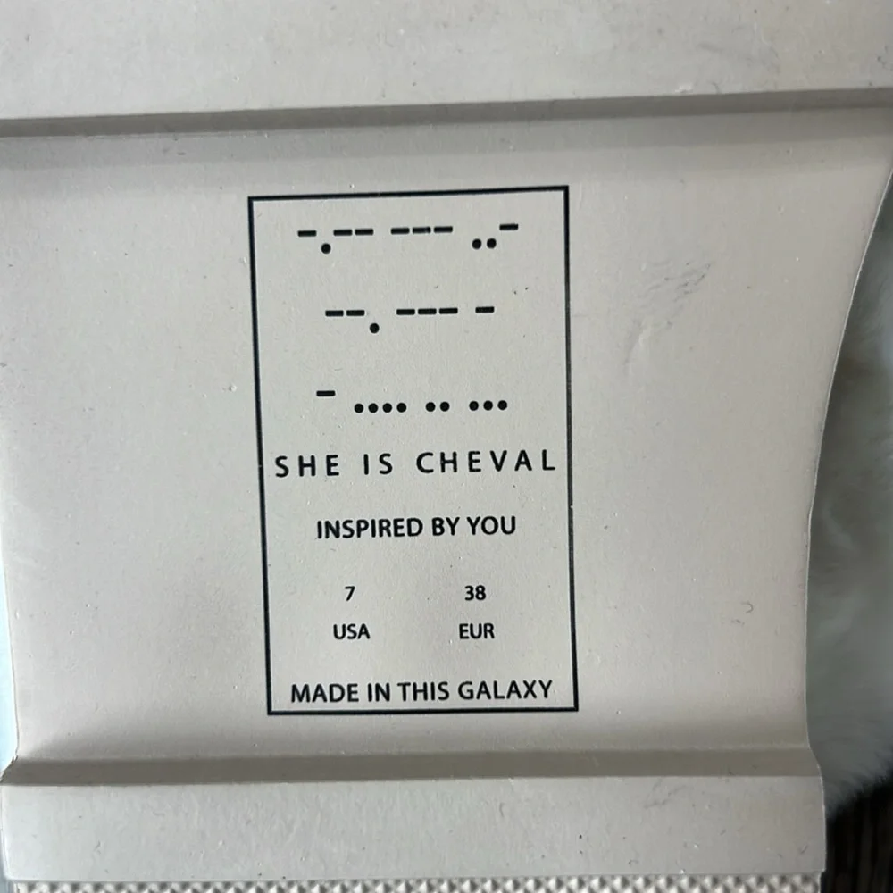 She is Cheval Shoes White Faux Mink Neverending Story Slippers Size 7 Bridal - Picture 11 of 11